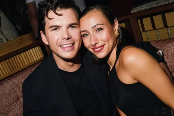 Luke Newton Freundin